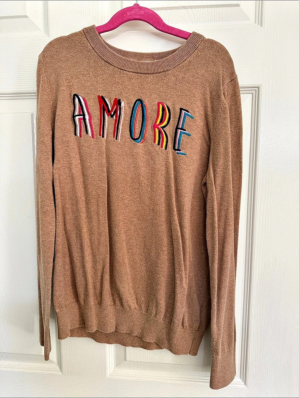 GAP Crewneck Sweater in Brown Size Small-embroidered “AMORE”